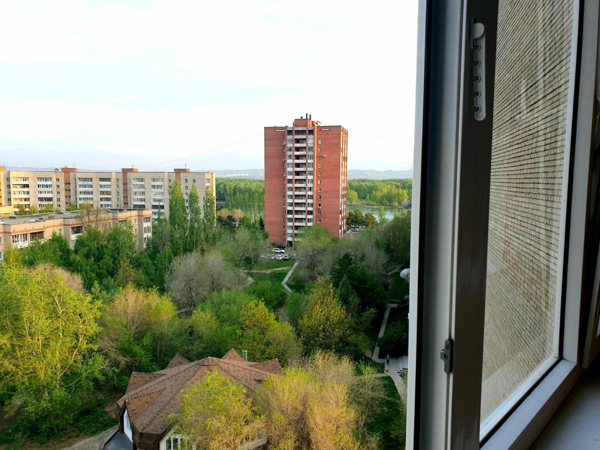 Apartment На Стрелке С Красивым Видом На Иртыш Ustʼ-Kamenogorsk Exterior foto